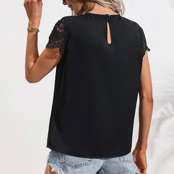 🌸3/$25 5/$35 SALE🌸Women’s Black Lace Scallop Keyhole Black Blouse NWOT Size M - Picture 4 of 11